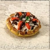 The Miniature Kitchen - Ceramic Strawberry, Chocolate & Cream  Pie