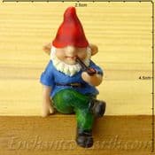 Vivid Arts- Miniature World Sitting Gnome  with pipe