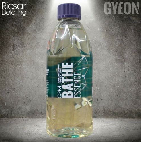 Gyeon Q²M Bathe Essence 400ml - Super Concentrated pH Neutral Car Shampoo