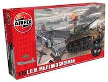 AIRFIX A03301 1:76 OO SCALE Landing craft & Sherman tank